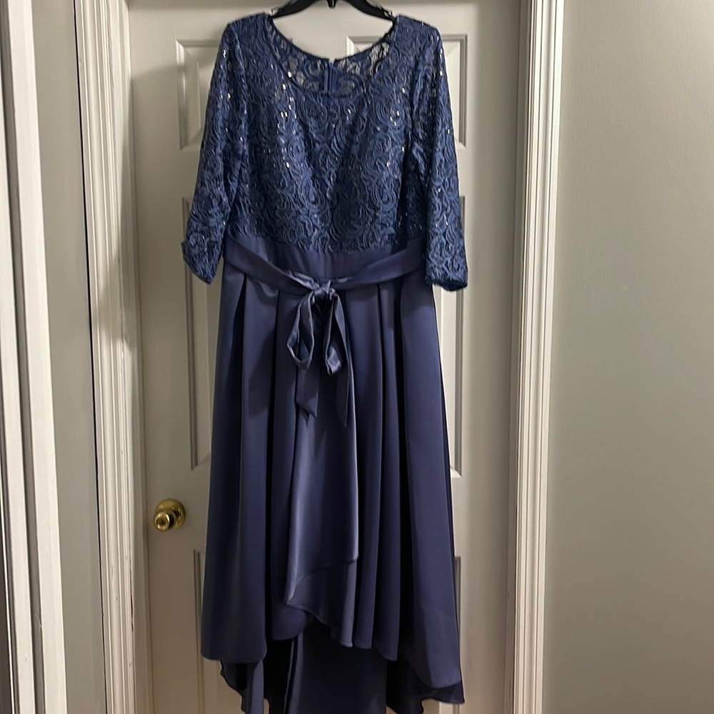 Alex Evenings Women's Satin Ballgown Dress with Pockets